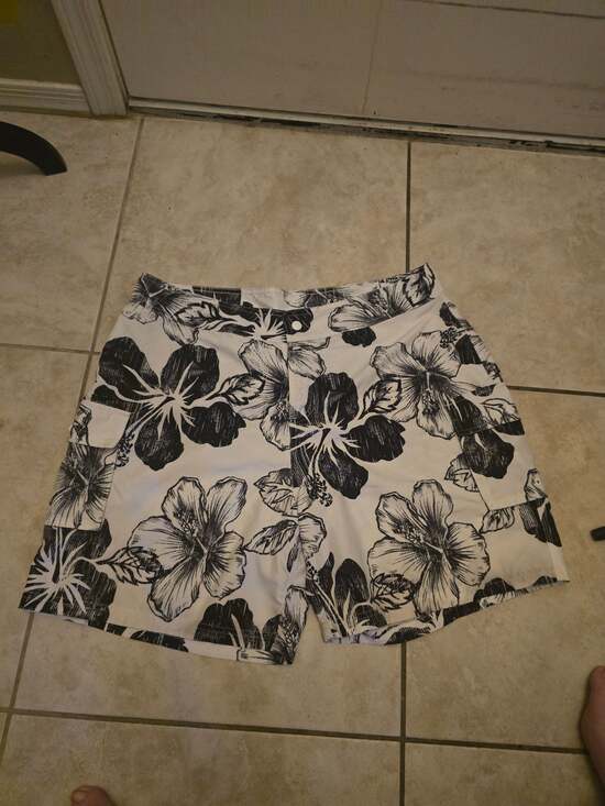 VENUS Other - Venus Black and White Floral Print Swim Shorts Size 16
